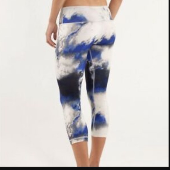 Lululemon Milky Way Crop size 4 - Picture 1 of 6